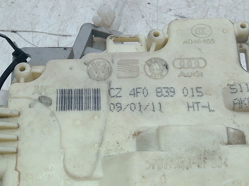 Recambio de cerradura porton trasera izquierda para audi a3 sportback (8pa) 1.6 tdi referencia OEM IAM 4F0839015  