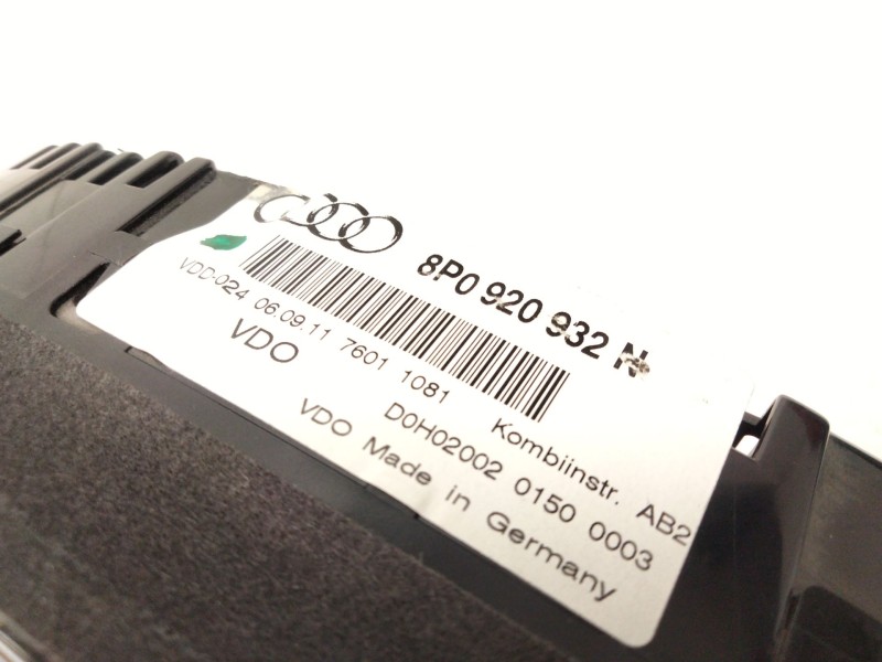 Recambio de cuadro instrumentos para audi a3 sportback (8pa) 1.6 tdi referencia OEM IAM 8P0920932N  