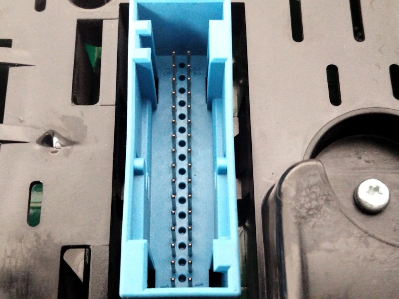 Recambio de cuadro instrumentos para audi a3 sportback (8pa) 1.6 tdi referencia OEM IAM 8P0920932N  