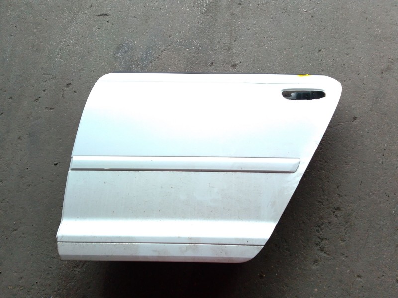 Recambio de puerta trasera izquierda para audi a3 sportback (8pa) 1.6 tdi referencia OEM IAM   