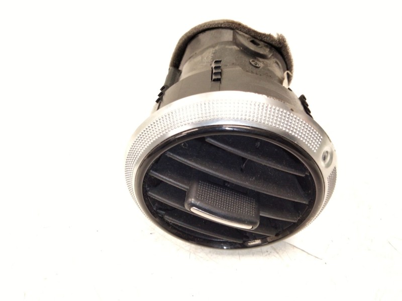 Recambio de aireador central para audi a3 sportback (8pa) 1.6 tdi referencia OEM IAM 8P0820901A  