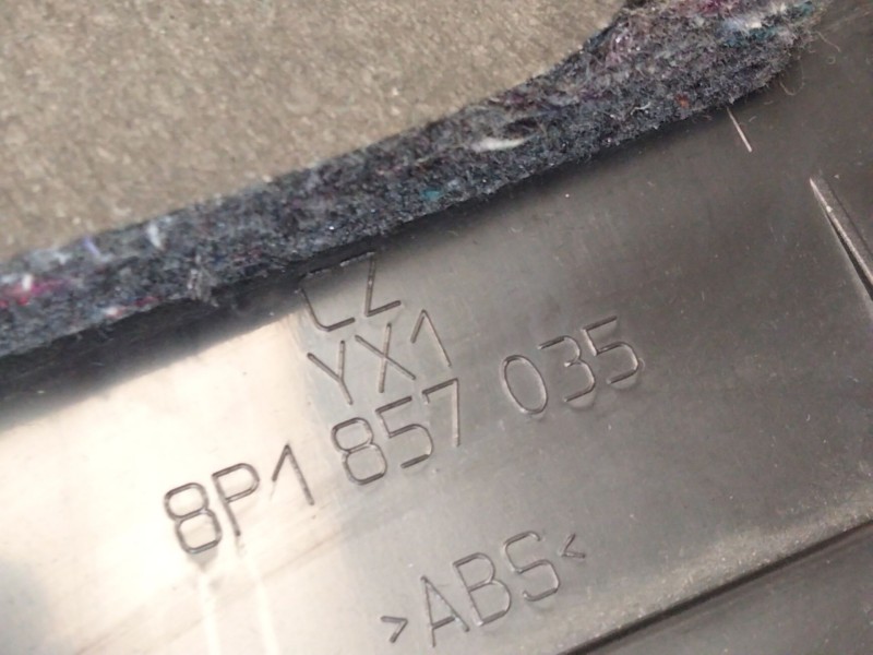 Recambio de guantera para audi a3 sportback (8pa) 1.6 tdi referencia OEM IAM 8P1857035  