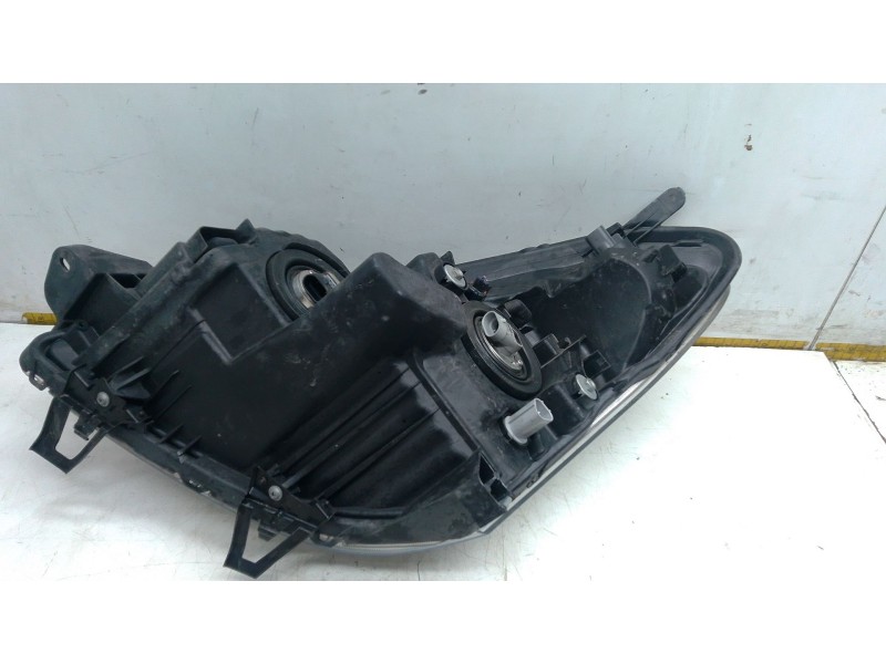 Recambio de faro derecho para toyota corolla verso (zer_, zze12_, r1_) 1.8 (znr11_) referencia OEM IAM   