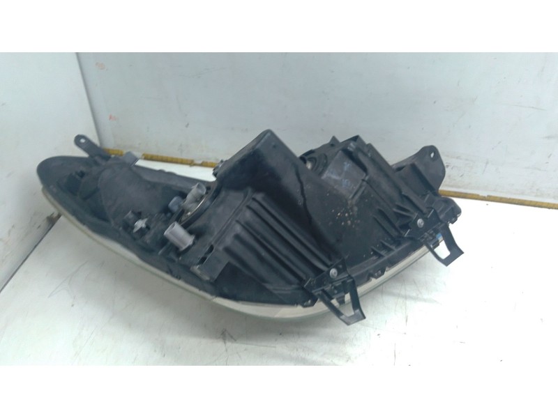 Recambio de faro izquierdo para toyota corolla verso (zer_, zze12_, r1_) 1.8 (znr11_) referencia OEM IAM   