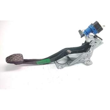 PEDAL EMBRAGUE 