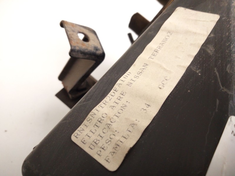 Recambio de caja filtro de aire para nissan terrano terrano ii (r20) cat referencia OEM IAM 0F300  