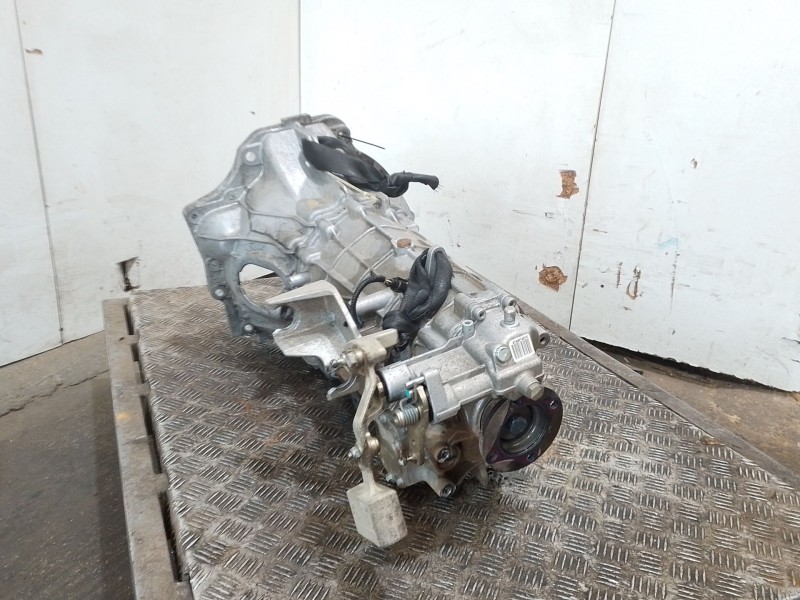 Recambio de caja cambios para iveco daily v furgoneta 29s13, 29l13, 35c13, 35s13, 40c13, 40s13 referencia OEM IAM 2835620E13  