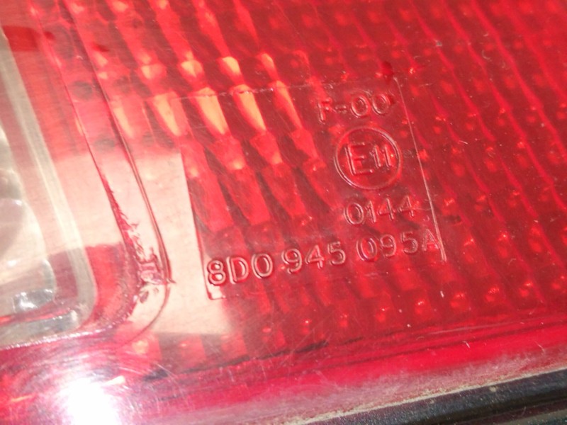 Recambio de piloto trasero izquierdo para audi a4 b5 (8d2) 1.8 t referencia OEM IAM 8D0945095A  