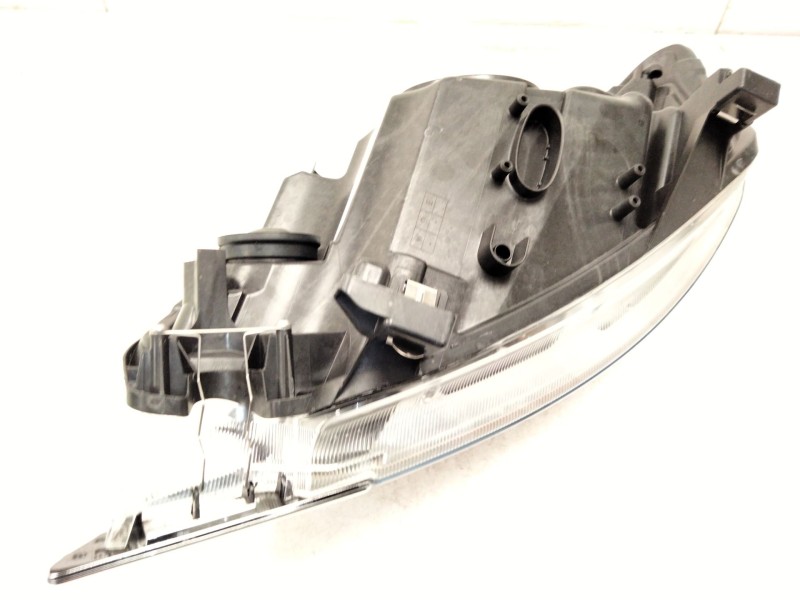 Recambio de faro derecho para ford kuga i 2.0 tdci referencia OEM IAM 8V4113W029AG  