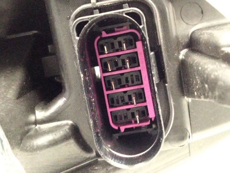 Recambio de faro derecho para ford kuga i 2.0 tdci referencia OEM IAM 8V4113W029AG  