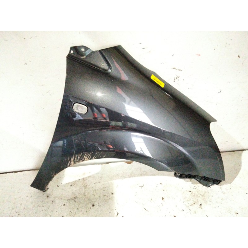 Recambio de aleta delantera derecha para toyota corolla verso (zer_, zze12_, r1_) 1.8 (znr11_) referencia OEM IAM   