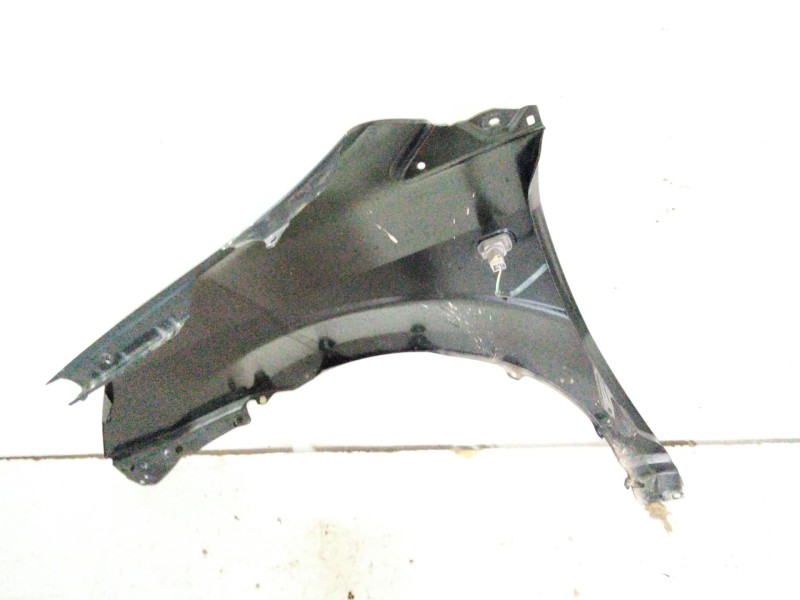 Recambio de aleta delantera derecha para toyota corolla verso (zer_, zze12_, r1_) 1.8 (znr11_) referencia OEM IAM   