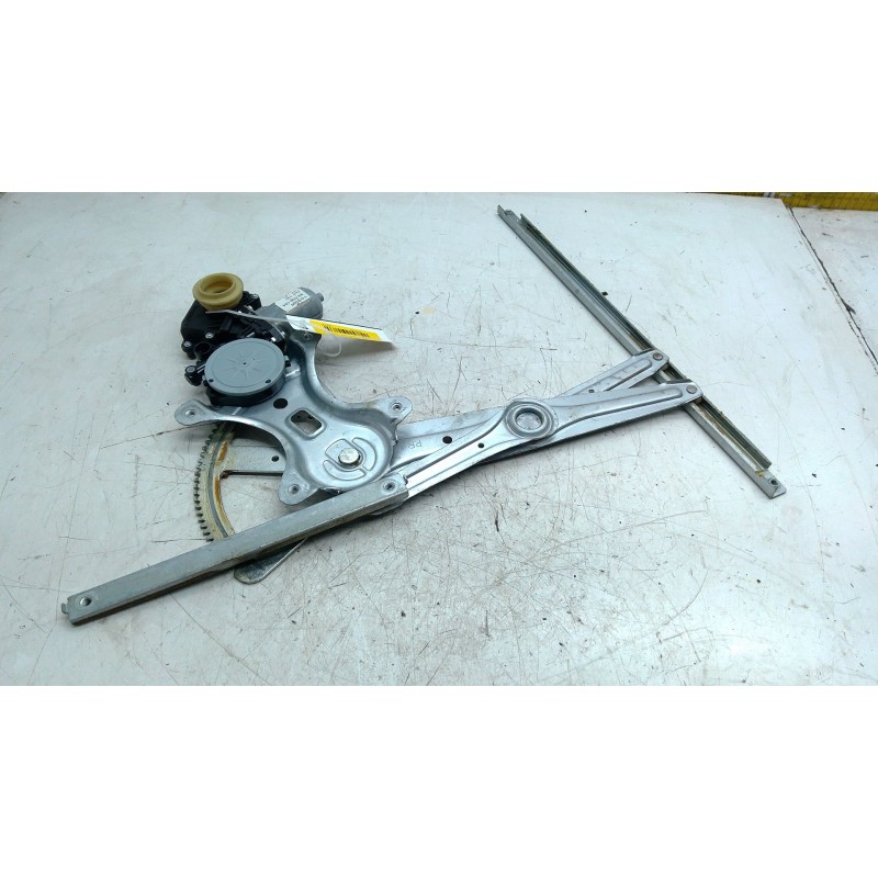 Recambio de elevalunas trasero derecho para toyota corolla verso (zer_, zze12_, r1_) 1.8 (znr11_) referencia OEM IAM   