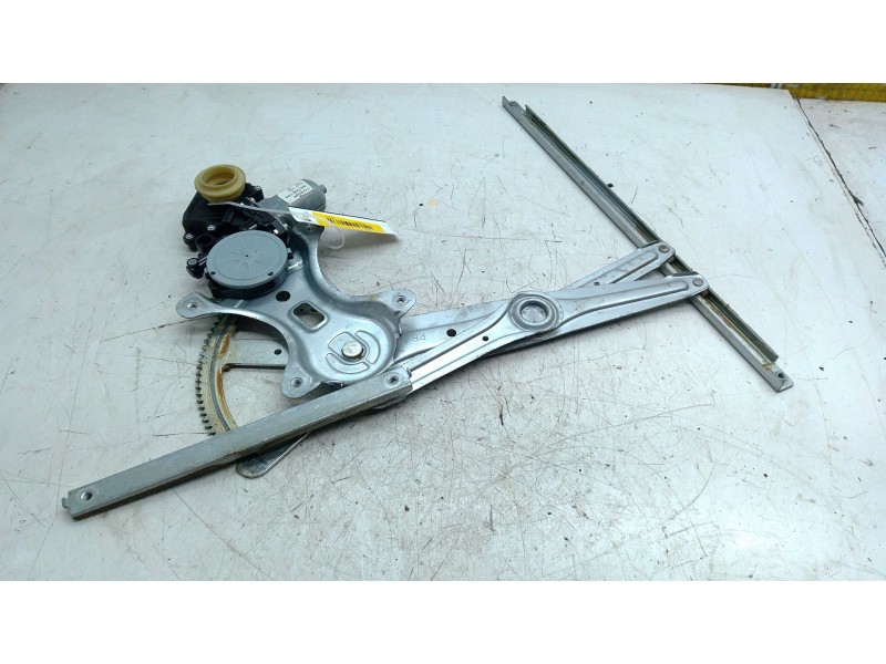 Recambio de elevalunas trasero derecho para toyota corolla verso (zer_, zze12_, r1_) 1.8 (znr11_) referencia OEM IAM   