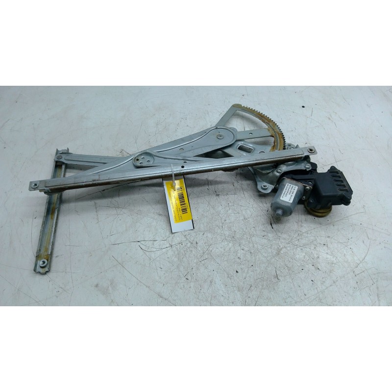 Recambio de elevalunas trasero izquierdo para toyota corolla verso (zer_, zze12_, r1_) 1.8 (znr11_) referencia OEM IAM   