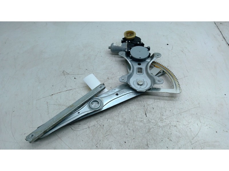 Recambio de elevalunas trasero izquierdo para toyota corolla verso (zer_, zze12_, r1_) 1.8 (znr11_) referencia OEM IAM   