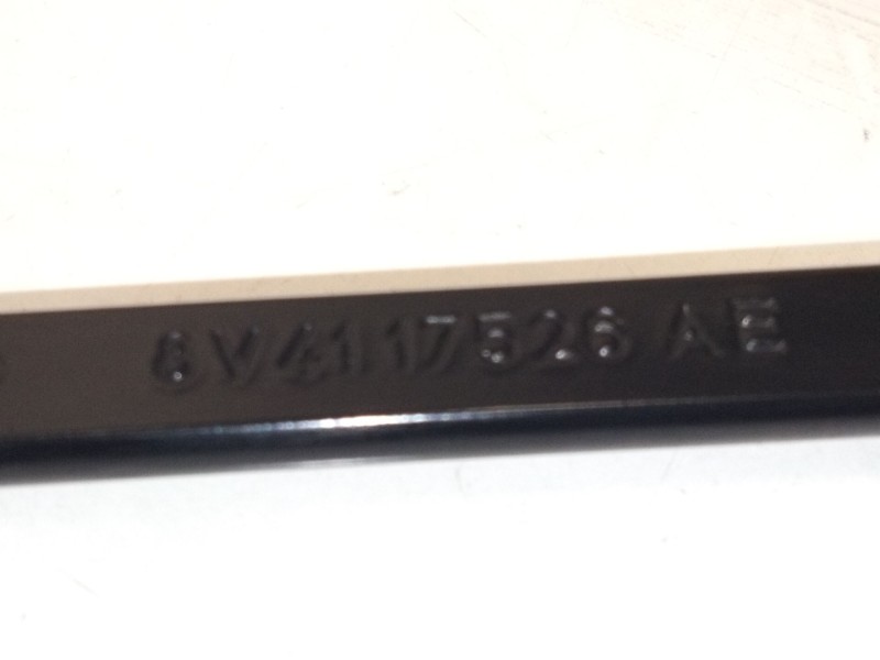 Recambio de brazo limpia delantero derecho para ford kuga i 2.0 tdci referencia OEM IAM 8V4117526AE  