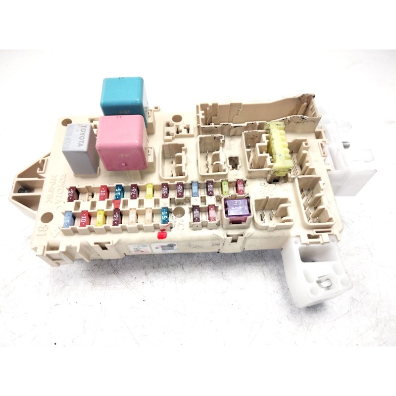 Recambio de caja reles para toyota corolla verso (zer_, zze12_, r1_) 1.8 (znr11_) referencia OEM IAM   