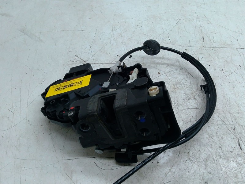 Recambio de cerradura puerta trasera derecha para ford kuga i 2.0 tdci referencia OEM IAM 8V4AS26412  