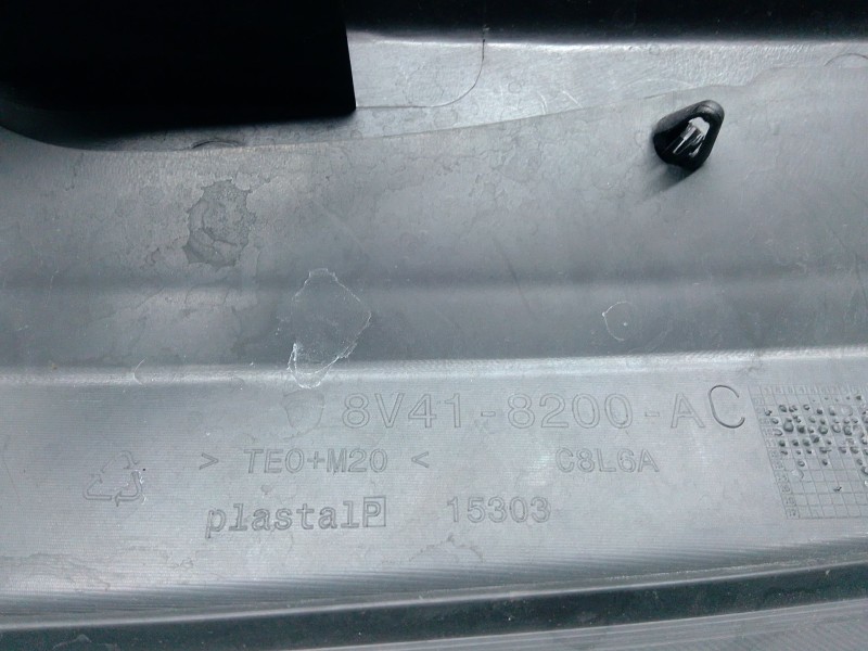 Recambio de rejilla delantera para ford kuga i 2.0 tdci referencia OEM IAM 8V418200A  