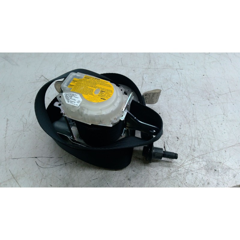 Recambio de cinturon seguridad delantero derecho para toyota corolla verso (zer_, zze12_, r1_) 1.8 (znr11_) referencia OEM IAM  