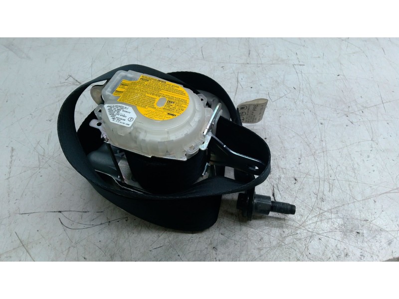 Recambio de cinturon seguridad delantero derecho para toyota corolla verso (zer_, zze12_, r1_) 1.8 (znr11_) referencia OEM IAM  