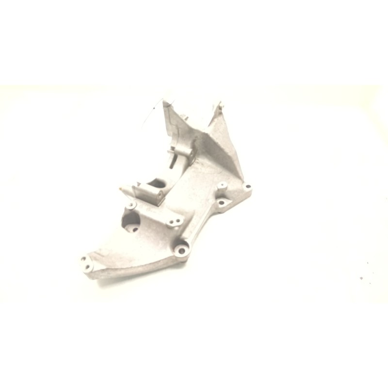 Recambio de soporte alternador para renault trafic ii autobús (jl) 1.9 dci 100 (jl0c) referencia OEM IAM 8200183234  