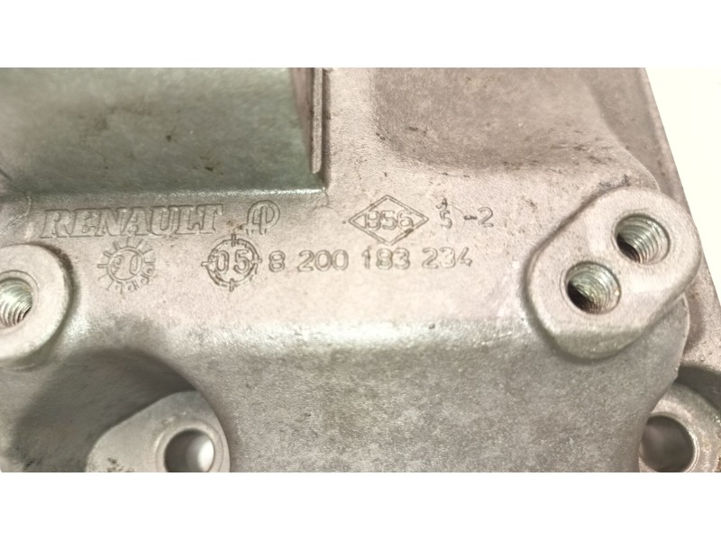 Recambio de soporte alternador para renault trafic ii autobús (jl) 1.9 dci 100 (jl0c) referencia OEM IAM 8200183234  