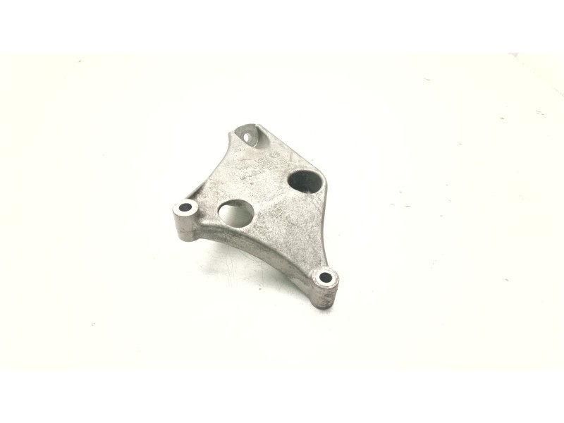 Recambio de soporte motor derecho superior para bmw 1 (f20) 120 d referencia OEM IAM 22116788611-03  