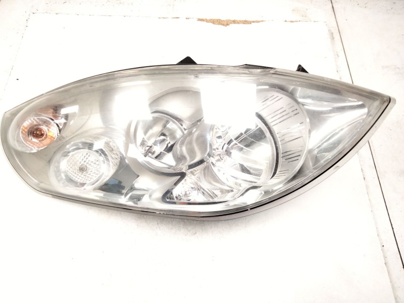 Recambio de faro derecho para renault master iii furgoneta (fv) 2.3 dci 150 fwd (fv0f, fv03) referencia OEM IAM   