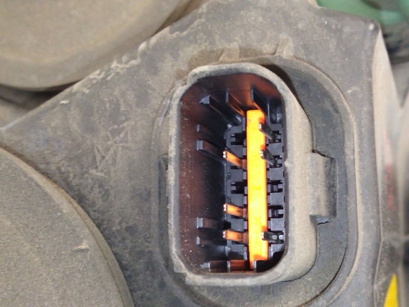 Recambio de faro derecho para renault master iii furgoneta (fv) 2.3 dci 150 fwd (fv0f, fv03) referencia OEM IAM   