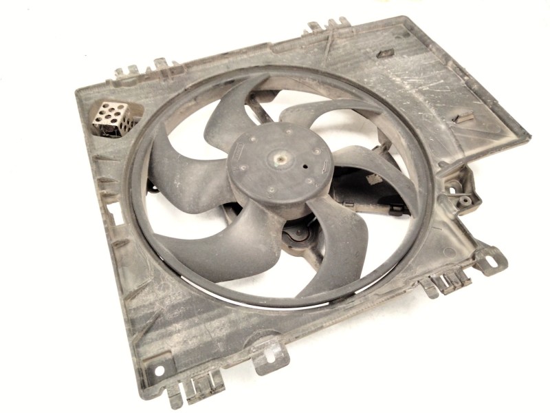 Recambio de electroventilador para nissan micra iii (k12) 1.2 16v referencia OEM IAM 1831443000  