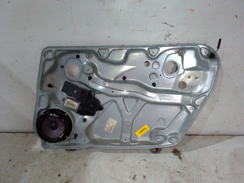 Recambio de elevalunas delantero derecho para volkswagen passat b5 (3b2) 1.9 tdi referencia OEM IAM 3B4837756D  