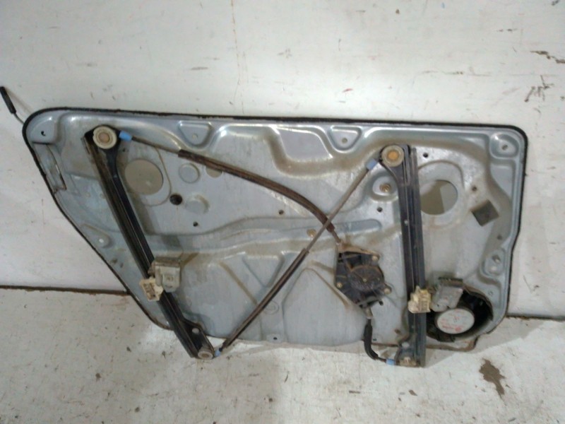 Recambio de elevalunas delantero derecho para volkswagen passat b5 (3b2) 1.9 tdi referencia OEM IAM 3B4837756D  