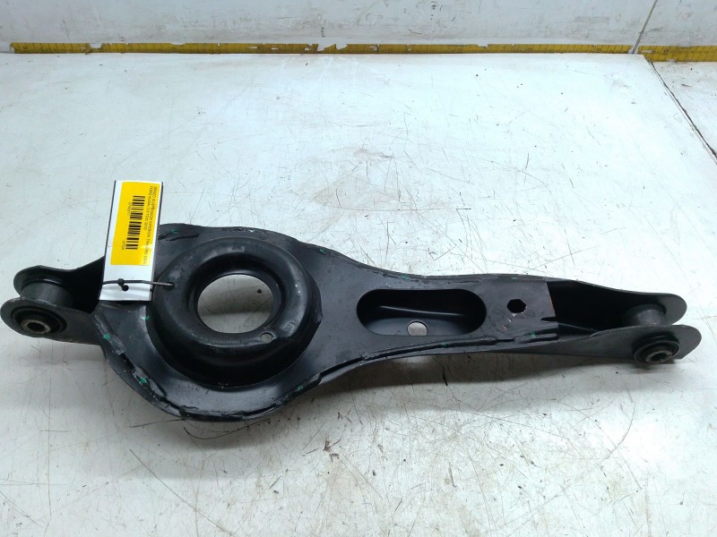 Recambio de brazo suspension inferior trasero derecho para ford kuga i 2.0 tdci referencia OEM IAM   