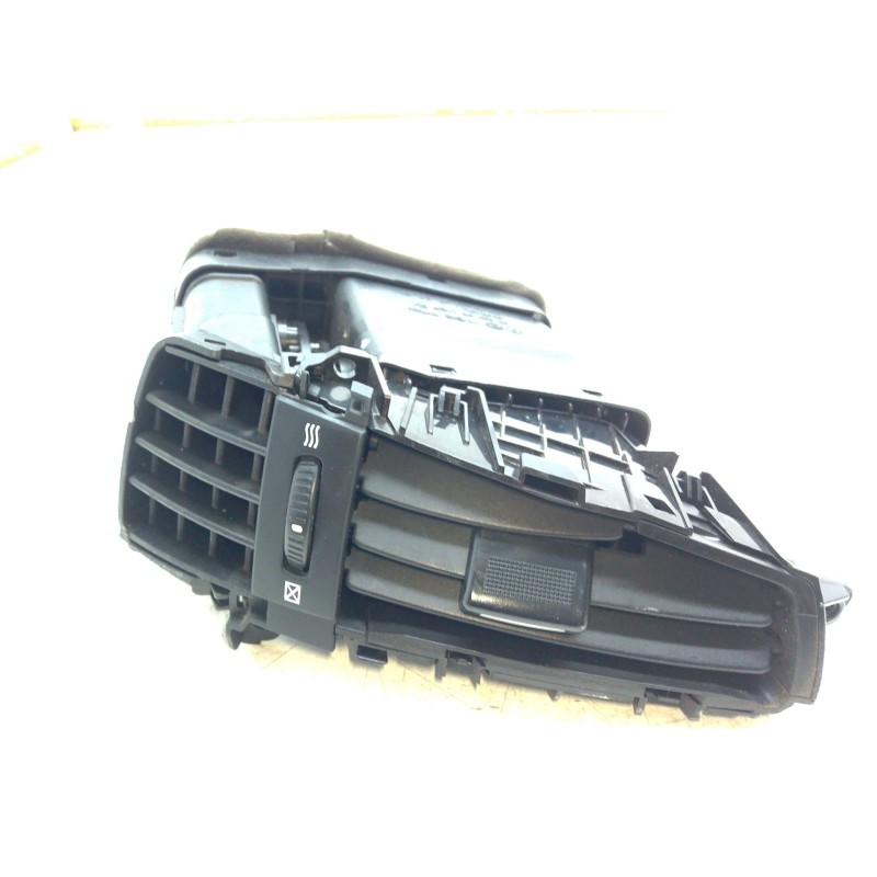 Recambio de aireador izquierdo para kia cee´d sw (ed) 1.6 crdi 115 referencia OEM IAM   