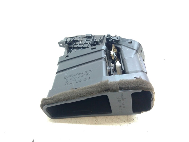 Recambio de aireador izquierdo para kia cee´d sw (ed) 1.6 crdi 115 referencia OEM IAM   