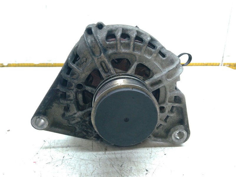 Recambio de alternador para kia cee´d sw (ed) 1.6 crdi 115 referencia OEM IAM 373002A600  