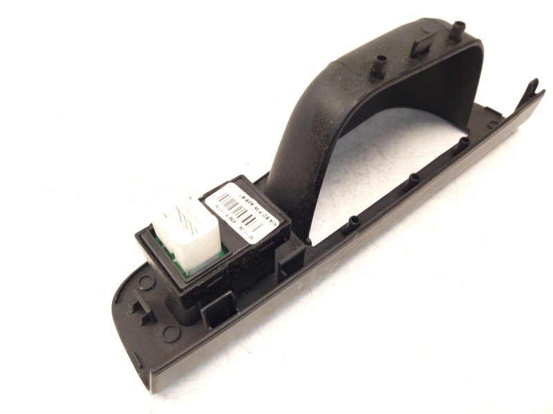 Recambio de mando elevalunas trasero izquierdo para kia cee´d sw (ed) 1.6 crdi 115 referencia OEM IAM 935751H100  