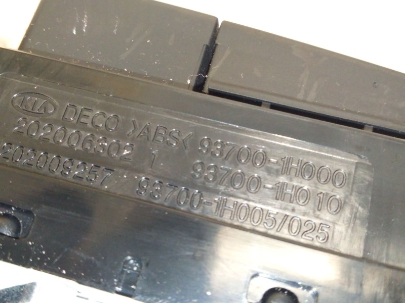 Recambio de warning para kia cee´d sw (ed) 1.6 crdi 115 referencia OEM IAM 937001H000  