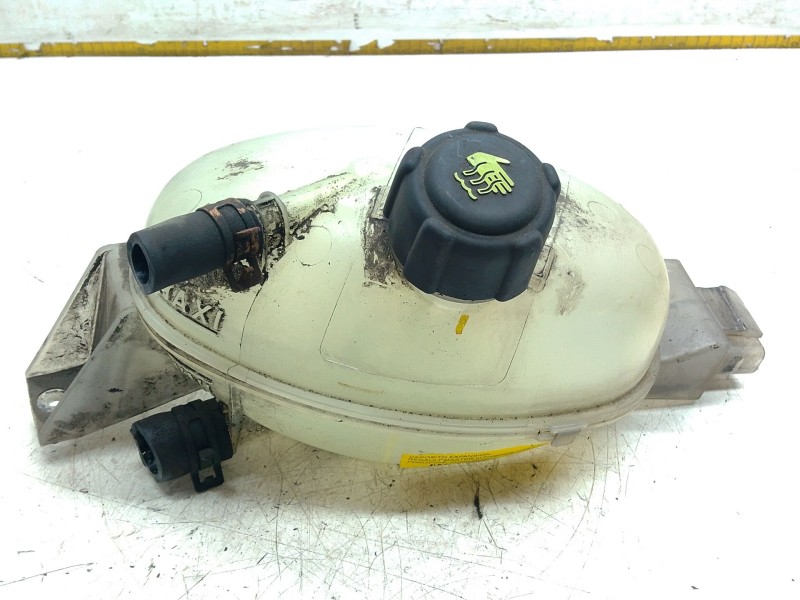 Recambio de deposito expansion para renault master iii furgoneta (fv) 2.3 dci 150 fwd (fv0f, fv03) referencia OEM IAM 217100015R
