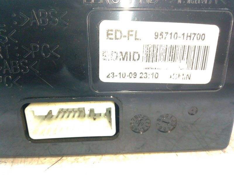 Recambio de pantalla multifuncion para kia cee´d sw (ed) 1.6 crdi 115 referencia OEM IAM 957101H700  