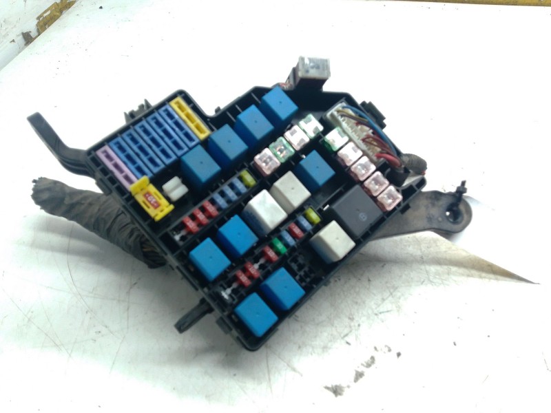 Recambio de caja reles para hyundai matrix (fc) 1.5 crdi referencia OEM IAM 9120417550  