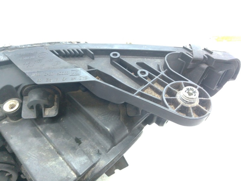 Recambio de faro derecho para mercedes-benz clase c t-model (s204) c 320 cdi (204.222) referencia OEM IAM A2048203061  