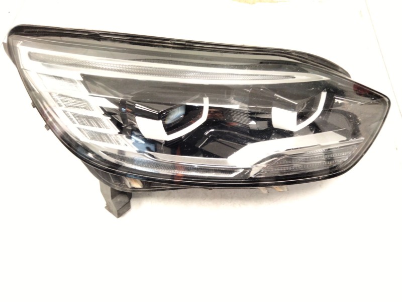 Recambio de faro derecho para renault grand scénic iv (r9_) 1.6 dci 130 referencia OEM IAM 260102691R  
