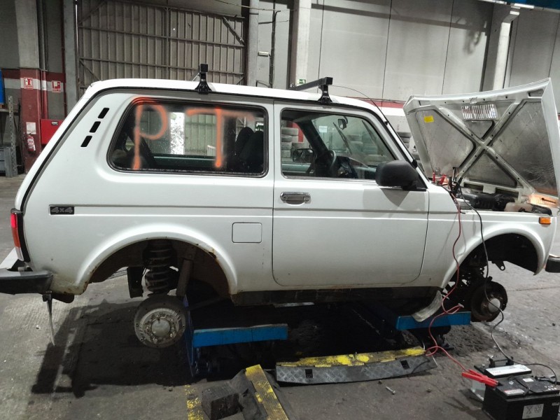 lada niva todo terreno, cerrada (2121, 2131) del año 2011