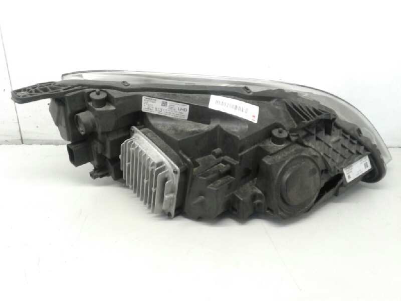 Recambio de faro izquierdo para volvo v40 2.0 diesel cat referencia OEM IAM 31677022  
