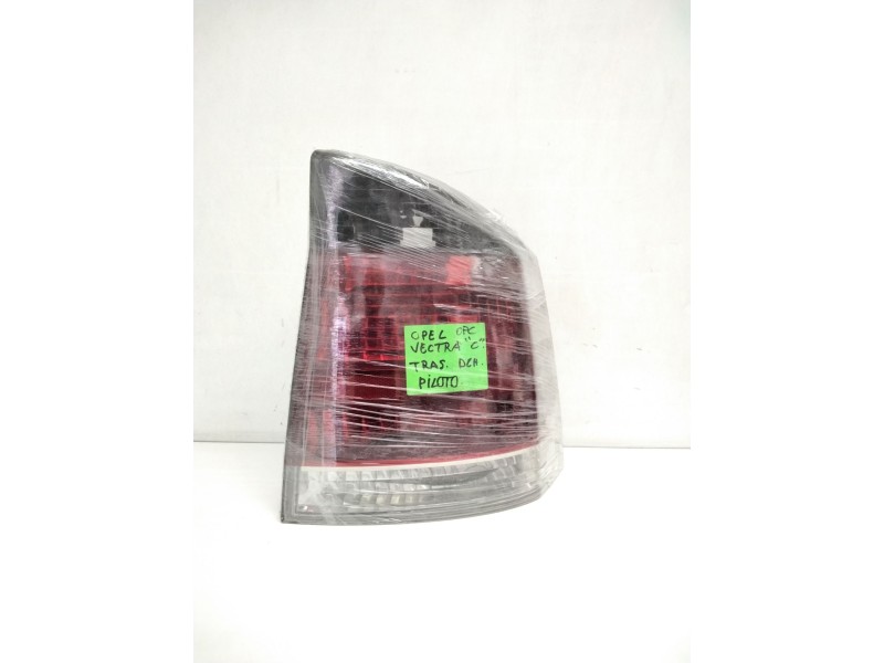 Recambio de piloto trasero derecho para opel vectra c berlina referencia OEM IAM 13157647  