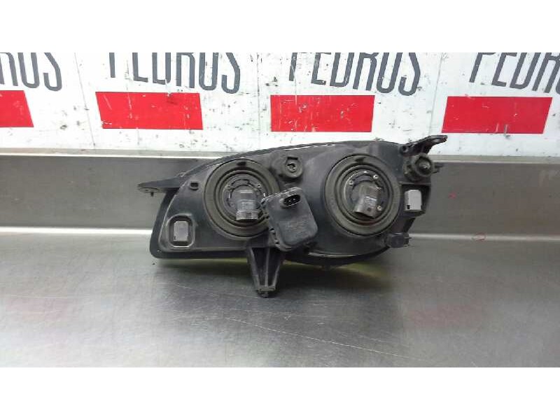 Recambio de faro derecho para toyota corolla (e11) 1.4 16v cat referencia OEM IAM   