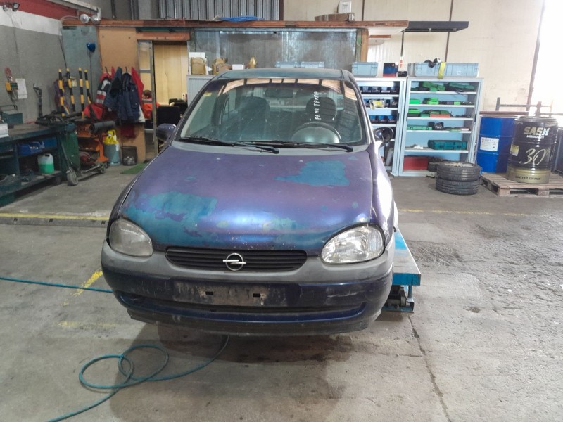 opel corsa b (s93) del año 2000